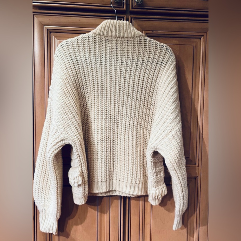 Universal Thread Chunky Fringe Sweater - image 6